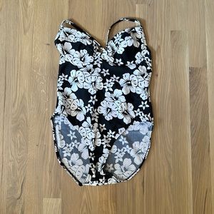 Victoria’s Secret one piece, women’s swimsuit, size 8A